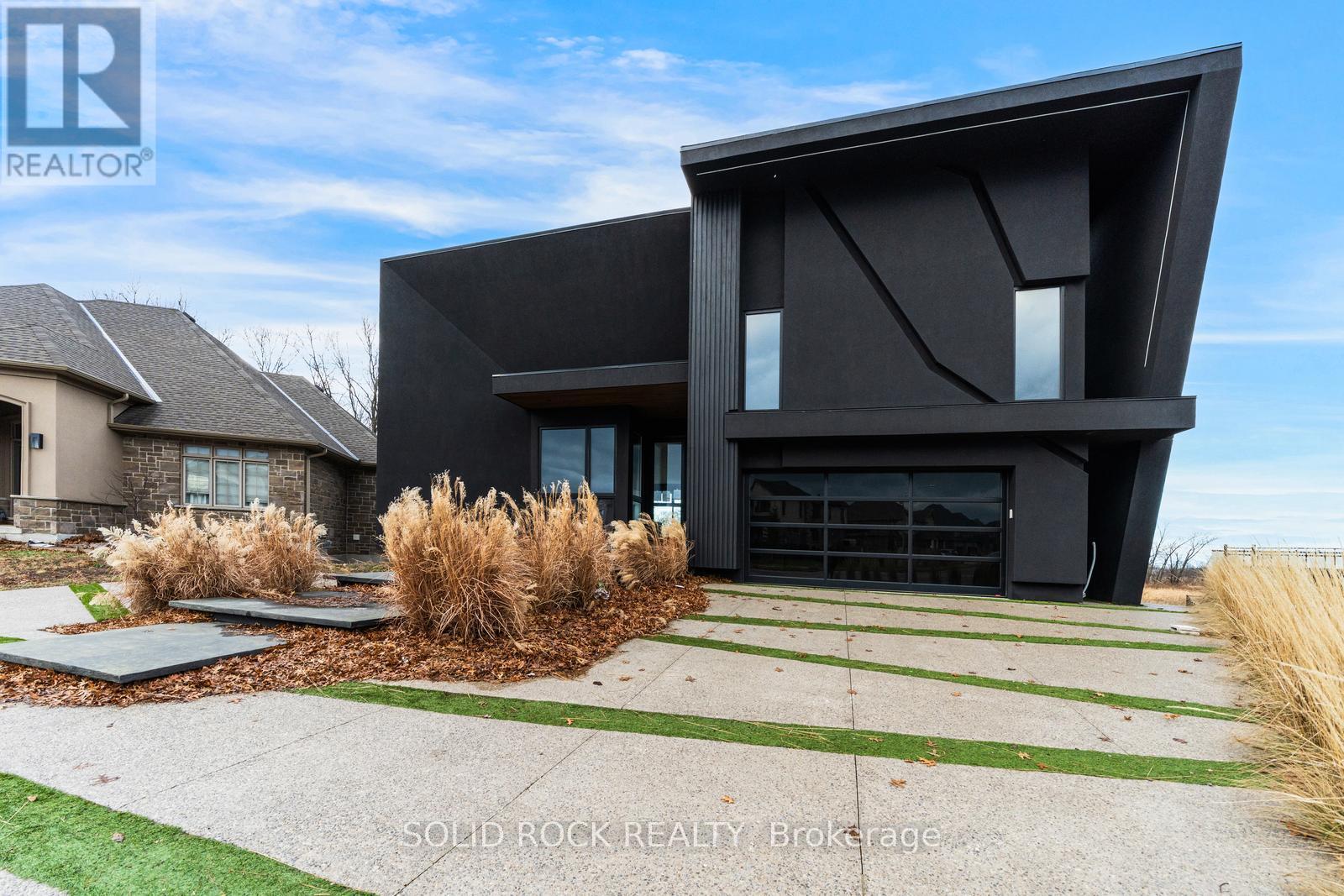 Y*◎様 house on the hill 90 スウェット　黒 For sale: 5599 OSPREY AVENUE, Niagara Falls (Forestview), Ontario