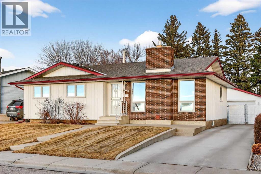 House for Sale in 740 Lysander Drive SE|Calgary, Alberta T2C1X1