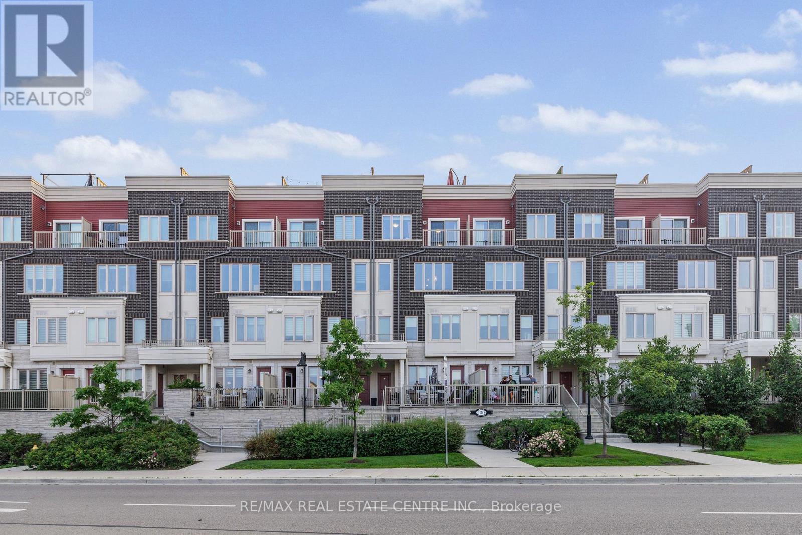 Row / Townhouse for Sale in 27 - 100 LONG BRANCH AVENUE|Toronto (Long Branch), Ontario M8W1N6