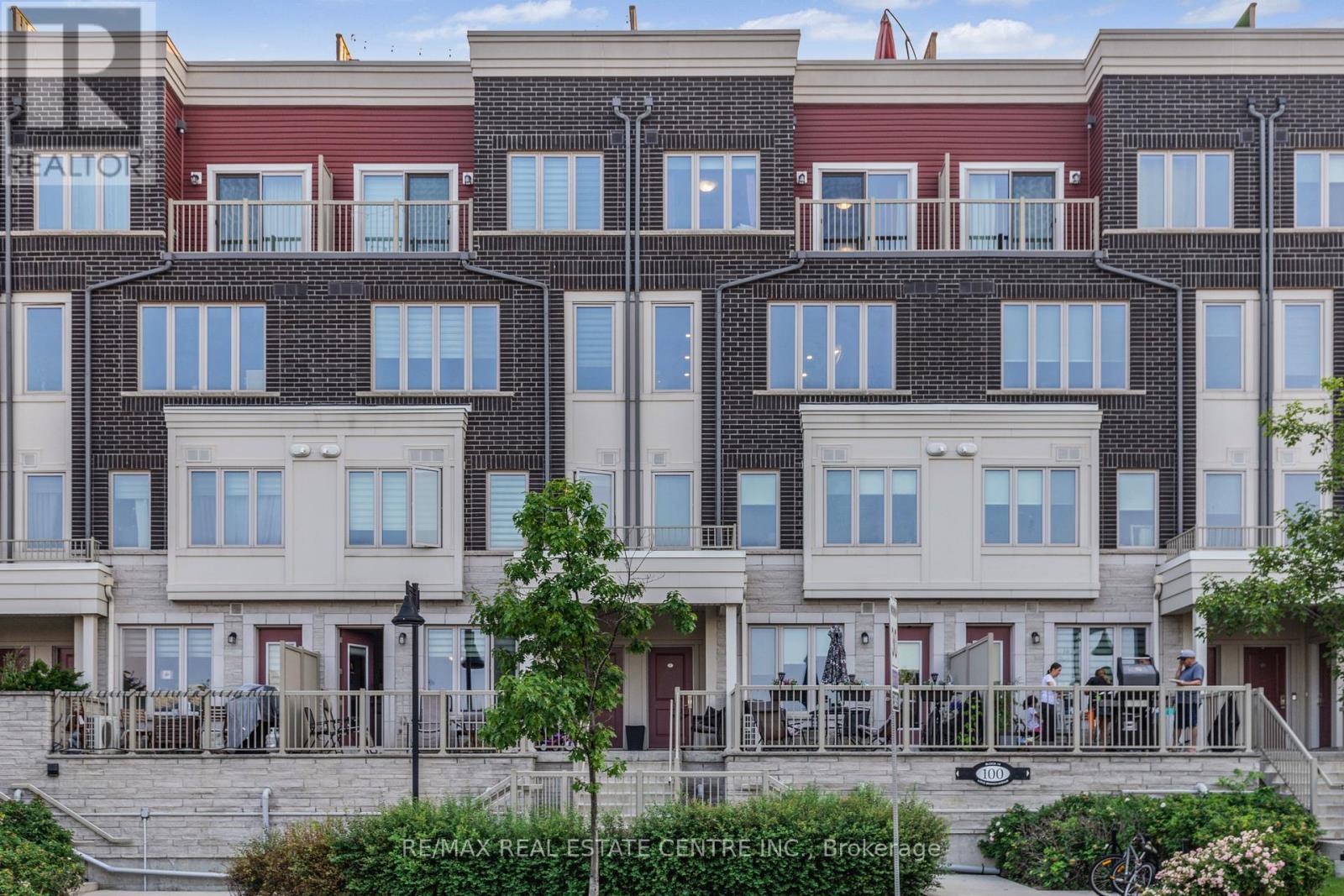 Row / Townhouse for Sale in 27 - 100 LONG BRANCH AVENUE|Toronto (Long Branch), Ontario M8W1N6 2