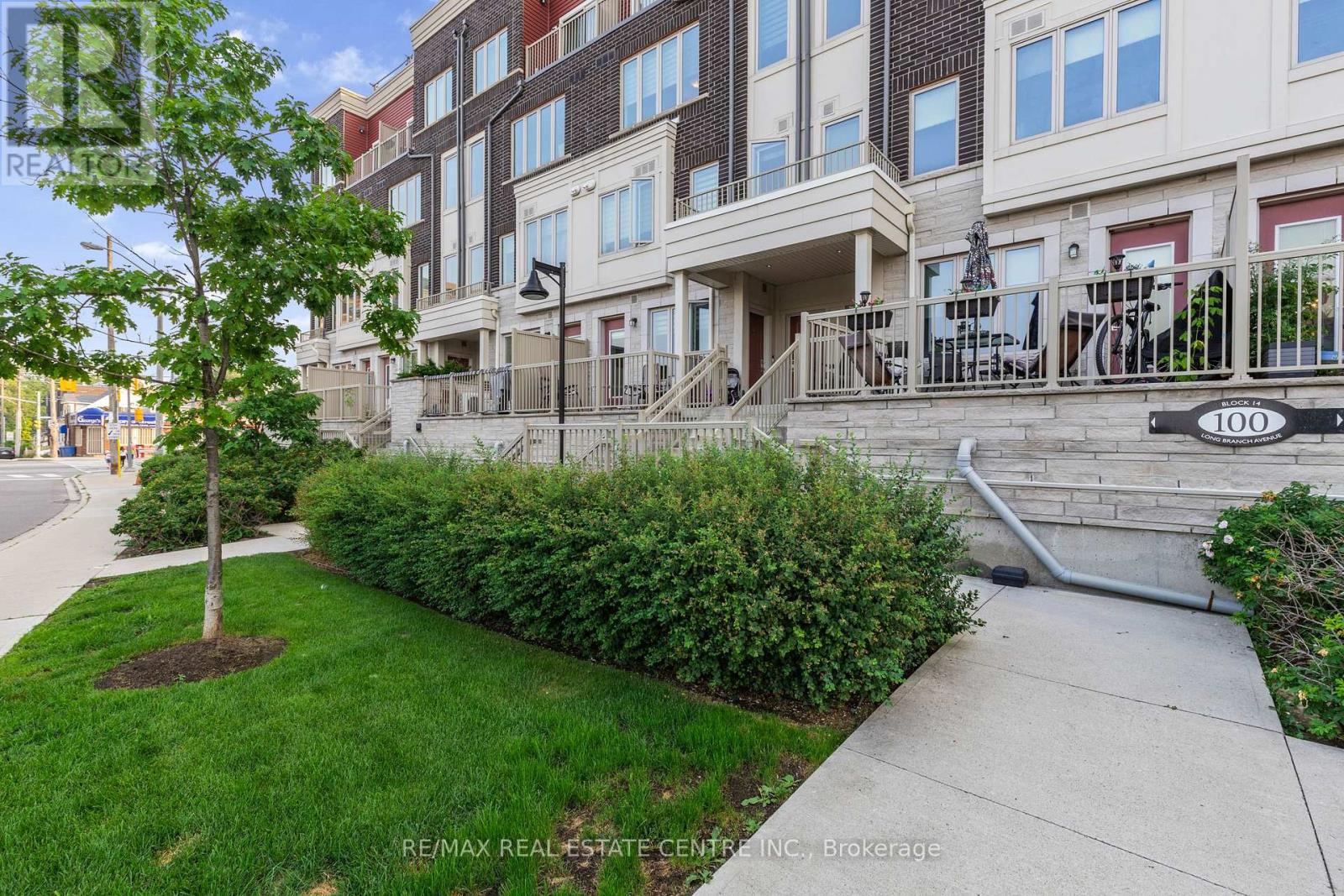 Row / Townhouse for Sale in 27 - 100 LONG BRANCH AVENUE|Toronto (Long Branch), Ontario M8W1N6 3