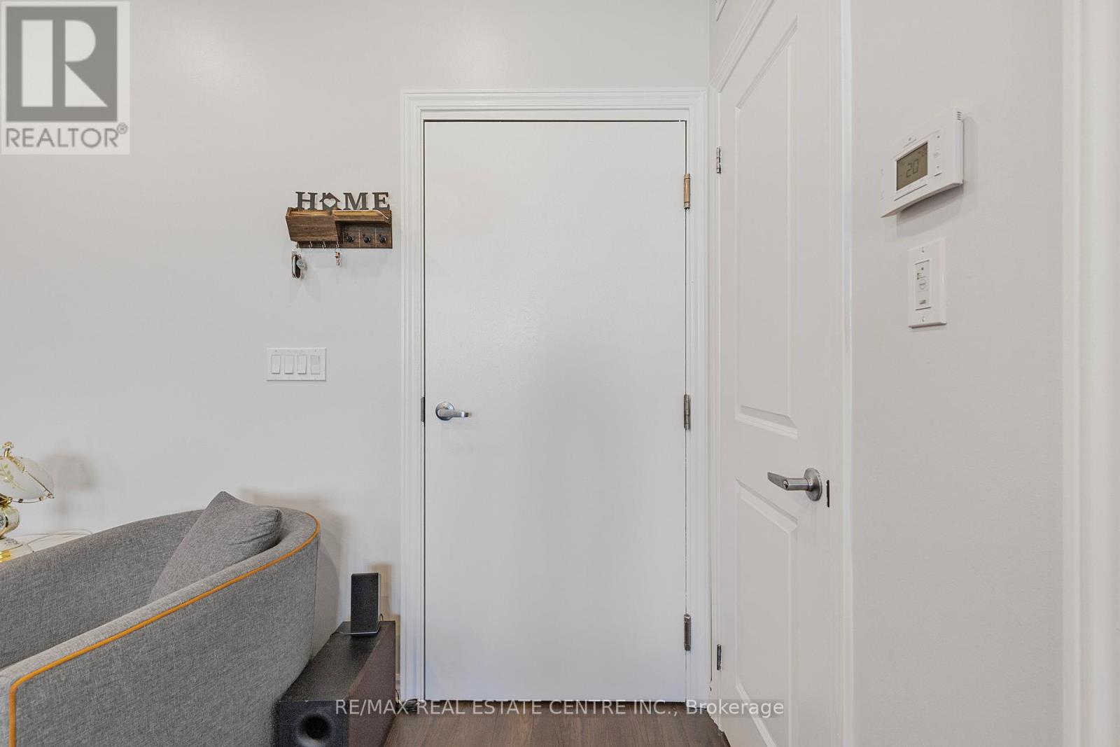Row / Townhouse for Sale in 27 - 100 LONG BRANCH AVENUE|Toronto (Long Branch), Ontario M8W1N6 5