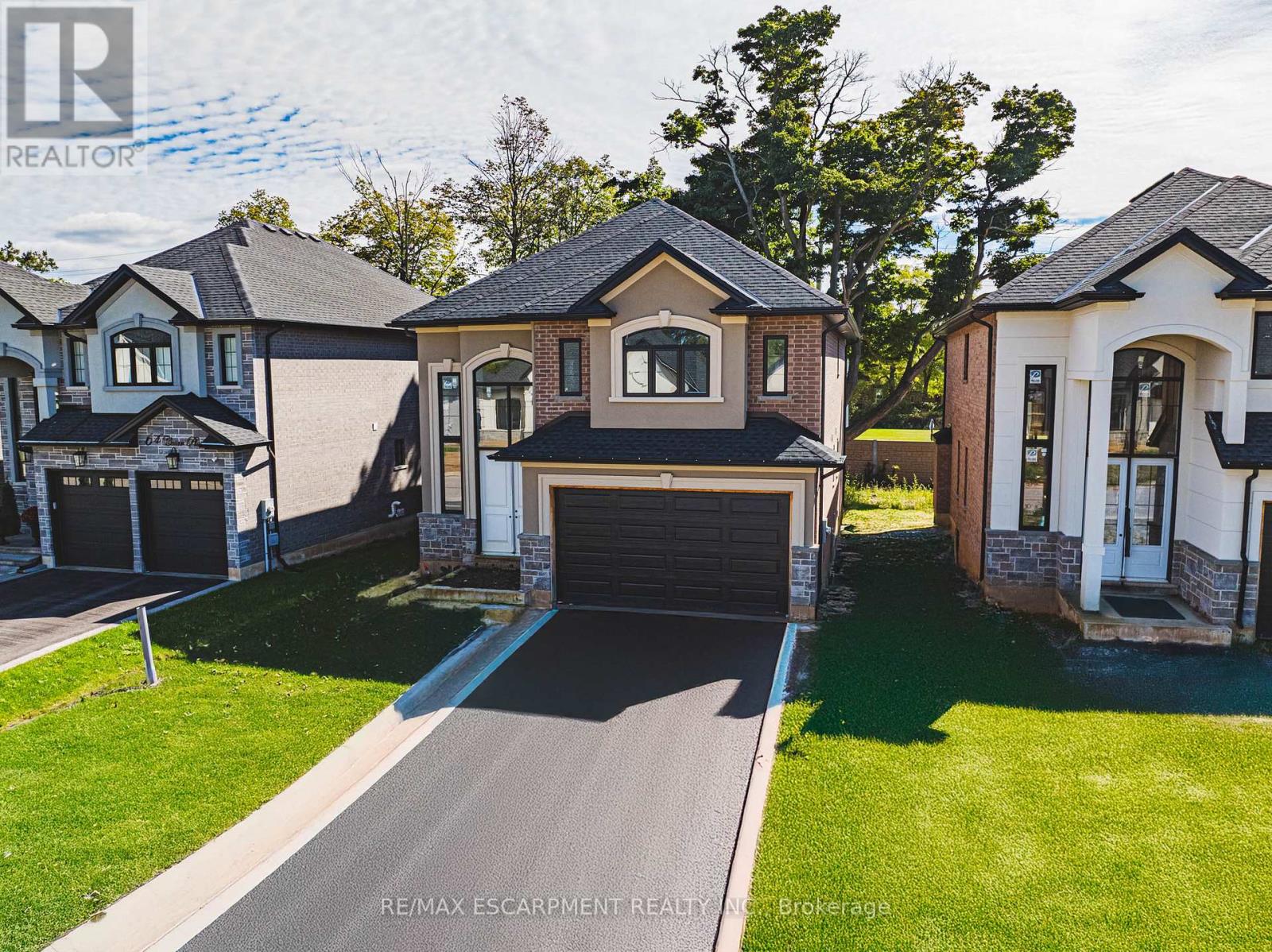 44 CESAR PLACE, Hamilton (Ancaster), Ontario L9G0G3