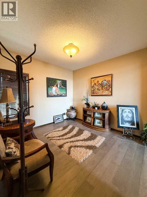 House for Sale in 128 Chaparral Valley Drive SE|Calgary, Alberta T2X0M4 3