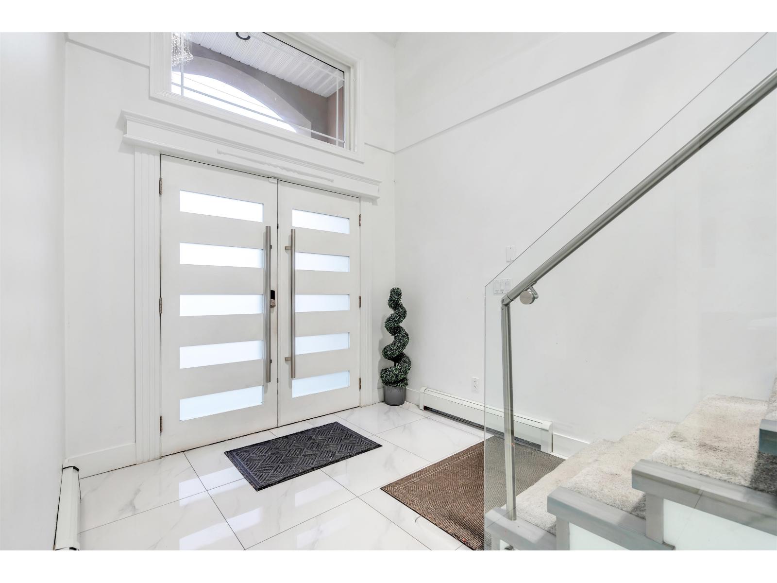 For sale: 15089 66A AVENUE, Surrey, British Columbia V3S2A4