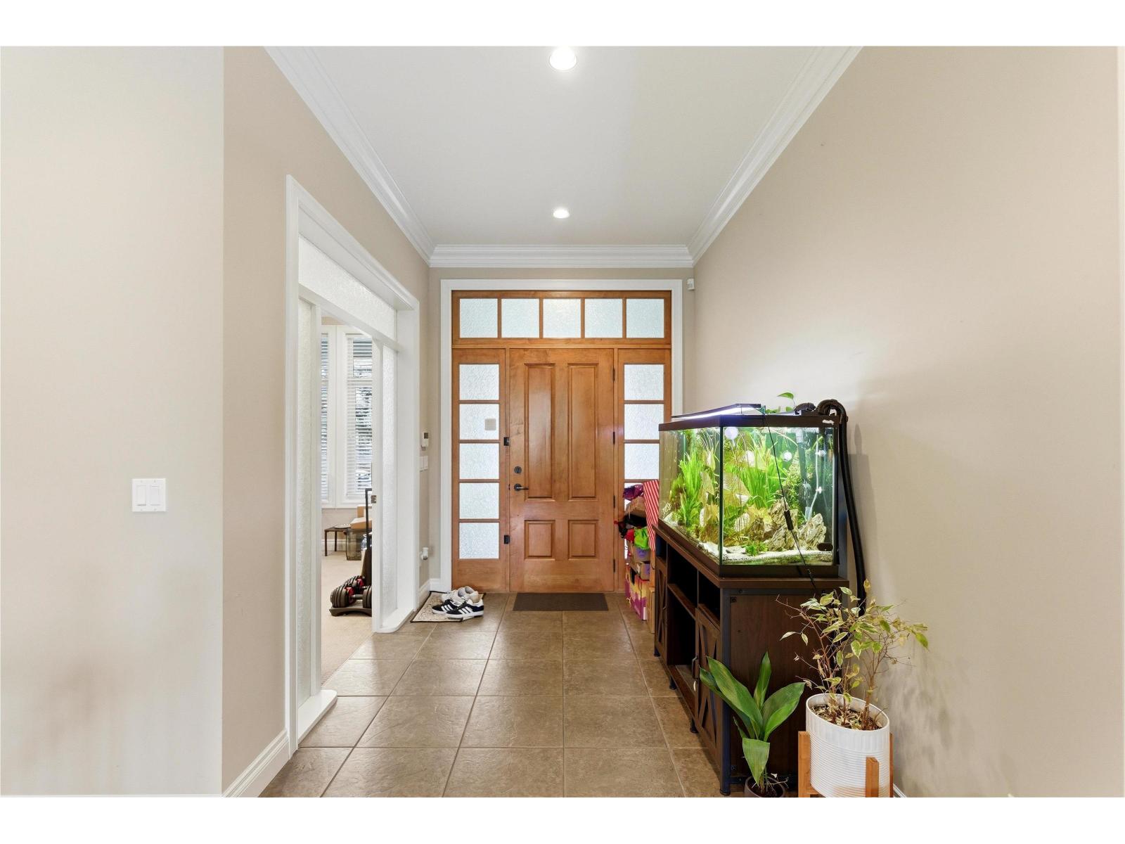 For sale: 20326 74B AVENUE, Surrey, British Columbia V2Y1V4