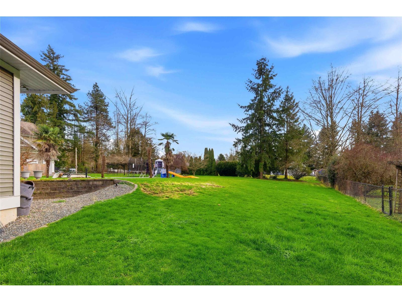 For sale: 20326 74B AVENUE, Surrey, British Columbia V2Y1V4