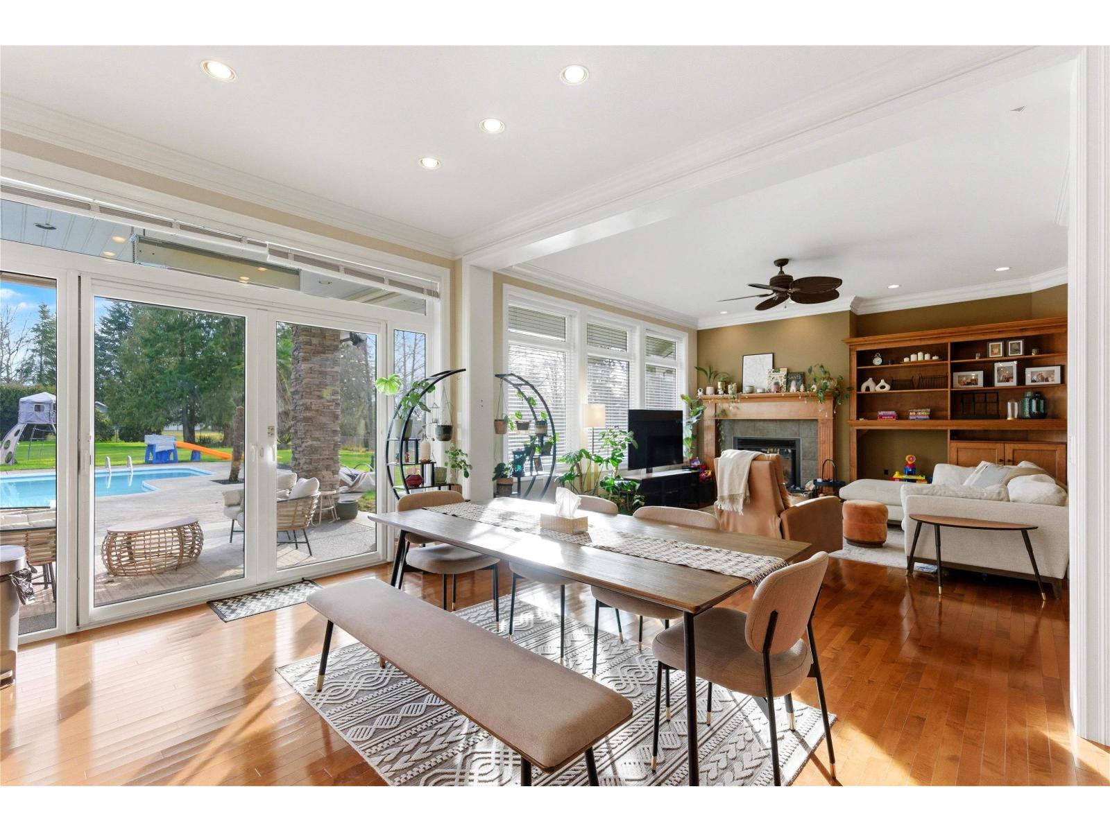 For sale: 20326 74B AVENUE, Surrey, British Columbia V2Y1V4
