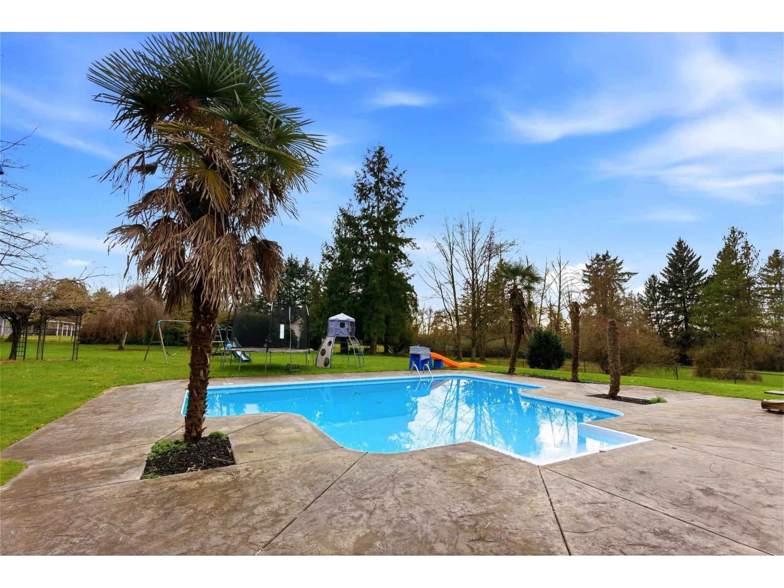 For sale: 20326 74B AVENUE, Surrey, British Columbia V2Y1V4