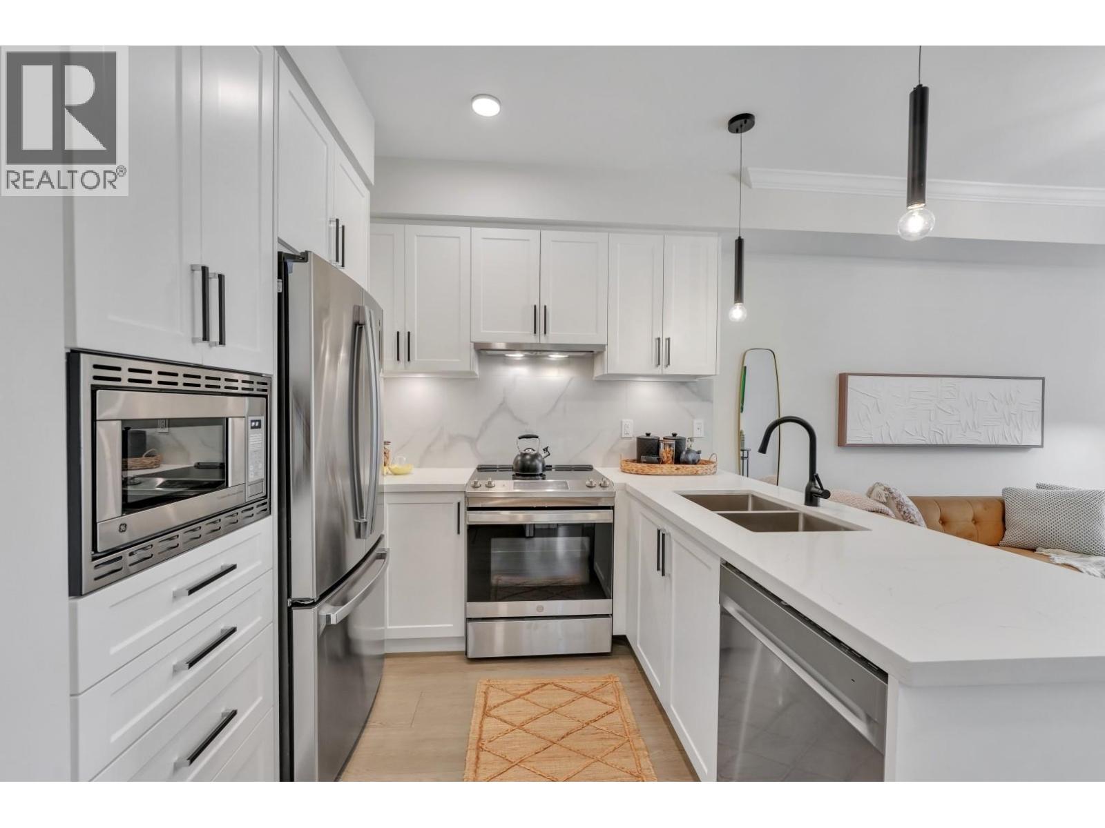For sale: 216 12143 223 STREET, Maple Ridge, British Columbia V2X5Y6 ...