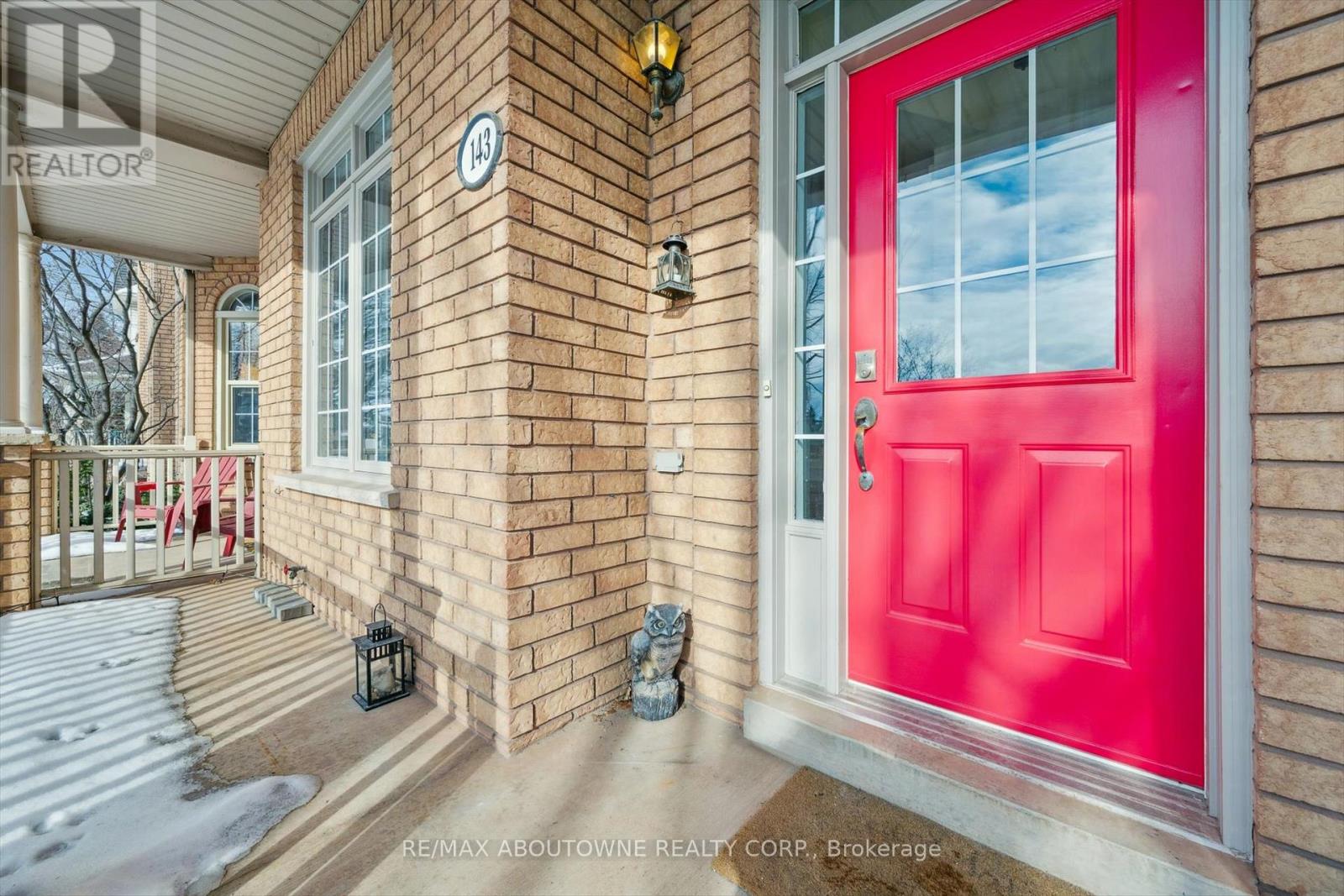 Row / Townhouse for Sale in 143 GLENASHTON DRIVE|Oakville (RO River Oaks), Ontario L6H6N2 3