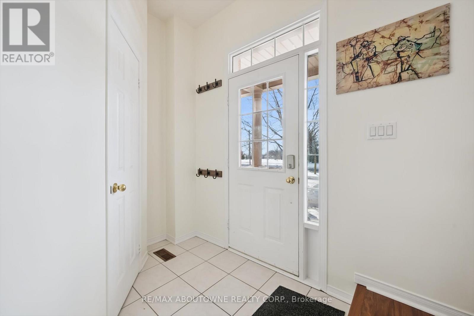 Row / Townhouse for Sale in 143 GLENASHTON DRIVE|Oakville (RO River Oaks), Ontario L6H6N2 4