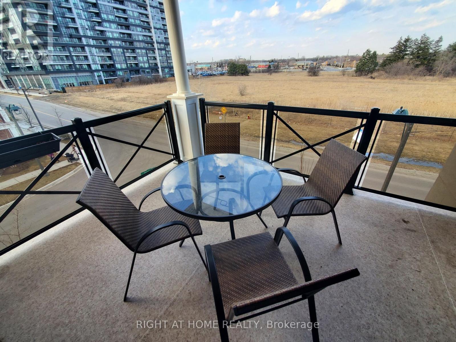 Row / Townhouse for Sale in 301 - 272 GEORGIAN DRIVE|Oakville (RO River Oaks), Ontario L6H7K1 3