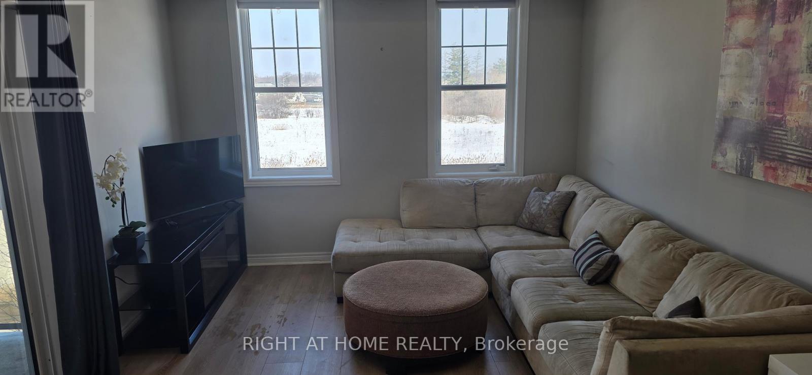 Row / Townhouse for Sale in 301 - 272 GEORGIAN DRIVE|Oakville (RO River Oaks), Ontario L6H7K1 4