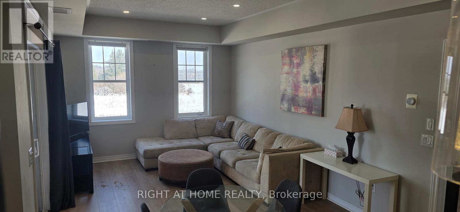 Row / Townhouse for Sale in 301 - 272 GEORGIAN DRIVE|Oakville (RO River Oaks), Ontario L6H7K1 5