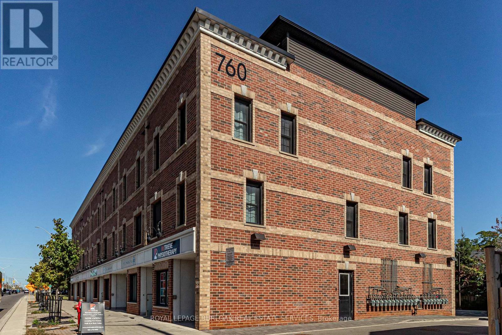 Row / Townhouse for Sale in 207 - 760 LAKESHORE ROAD E|Mississauga (Lakeview), Ontario L5E1C7 3