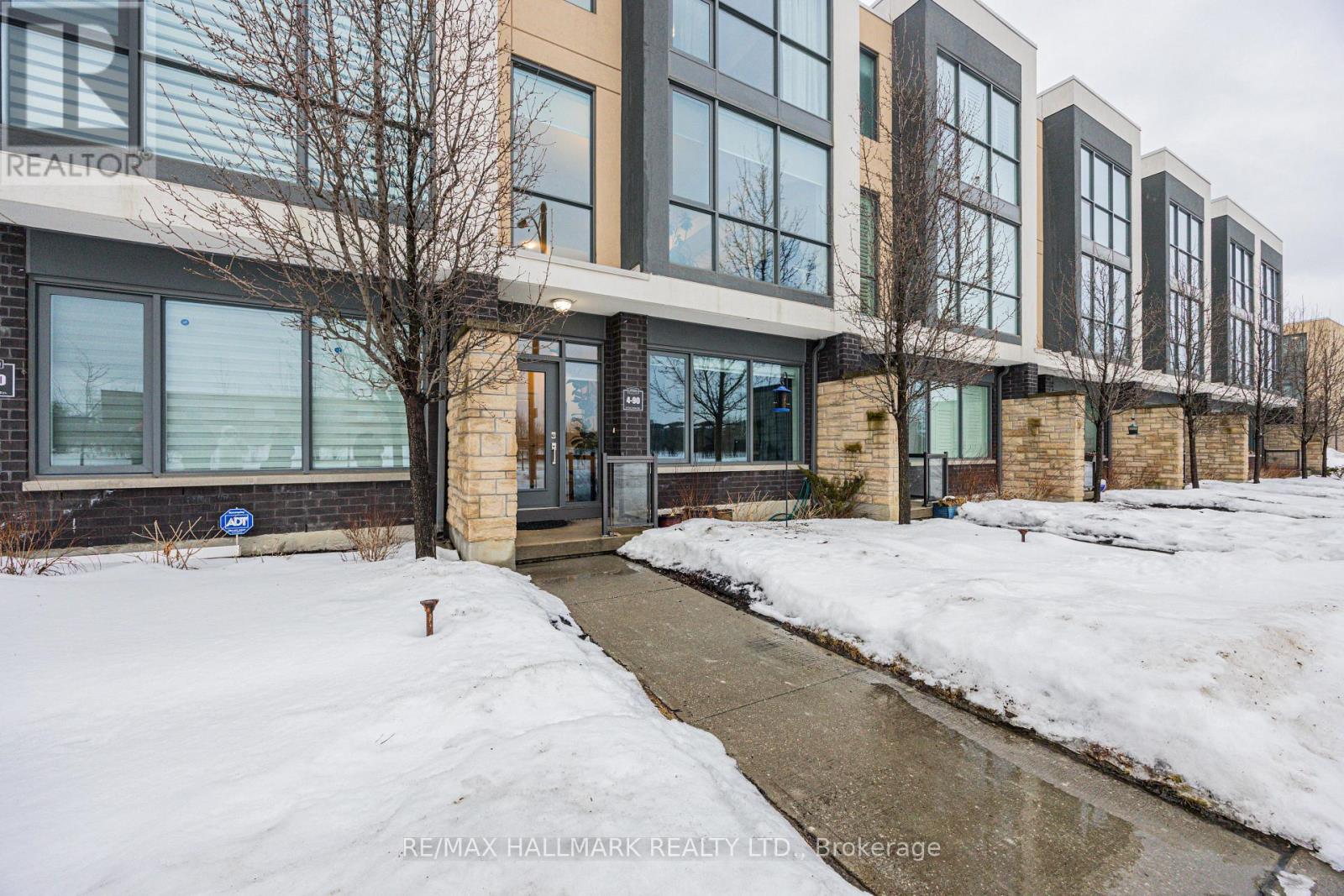 Row / Townhouse for Sale in 4 - 90 LITTLE CREEK ROAD|Mississauga (Hurontario), Ontario L5R0E9 3