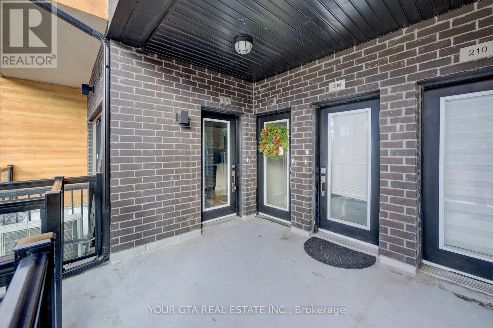 Row / Townhouse for Sale in 207 - 1165 JOURNEYMAN LANE W|Mississauga (Clarkson), Ontario L5J0B6 5