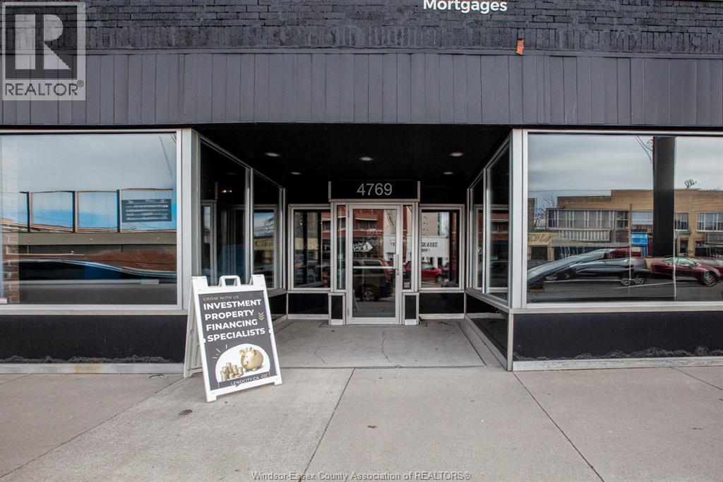 For rent: 4769 WYANDOTTE STREET East, Windsor, Ontario N8Y1H8