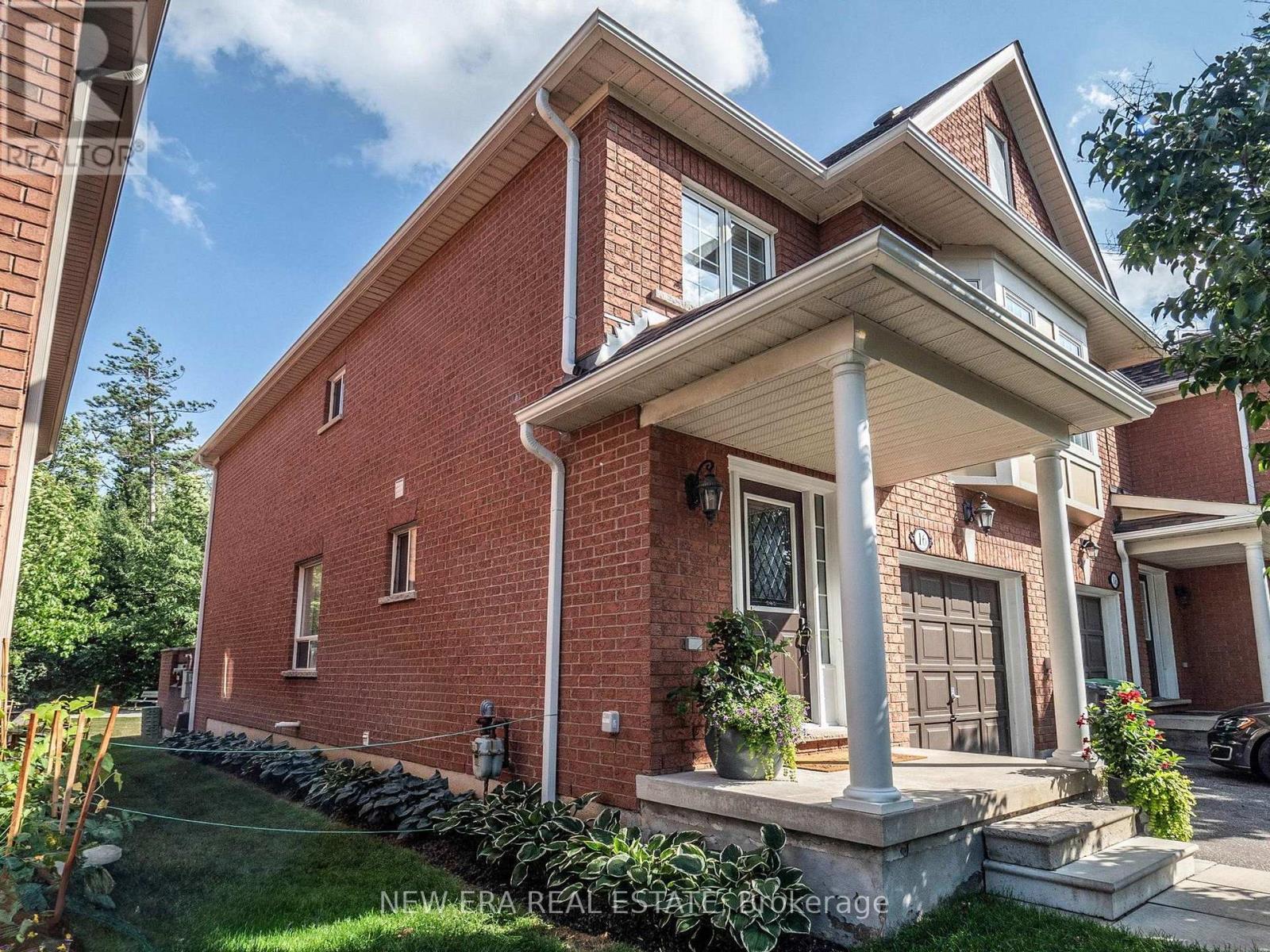 Row / Townhouse for Sale in 16 - 7360 ZINNIA PLACE|Mississauga (Meadowvale Village), Ontario L5W2A1 2