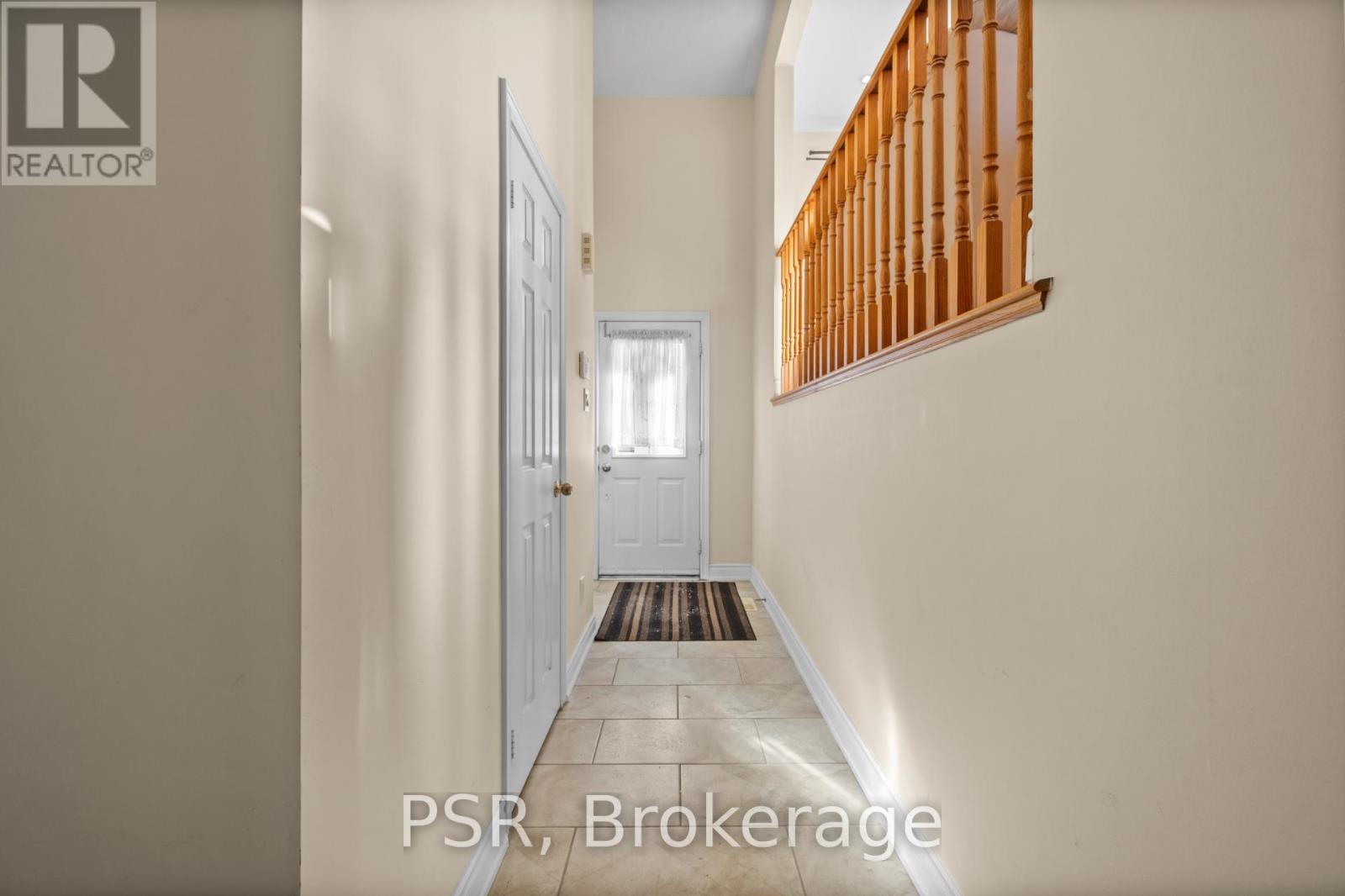 Row / Townhouse for Sale in 17 ANDRIKA COURT|Mississauga (Hurontario), Ontario L4Z4E9 3
