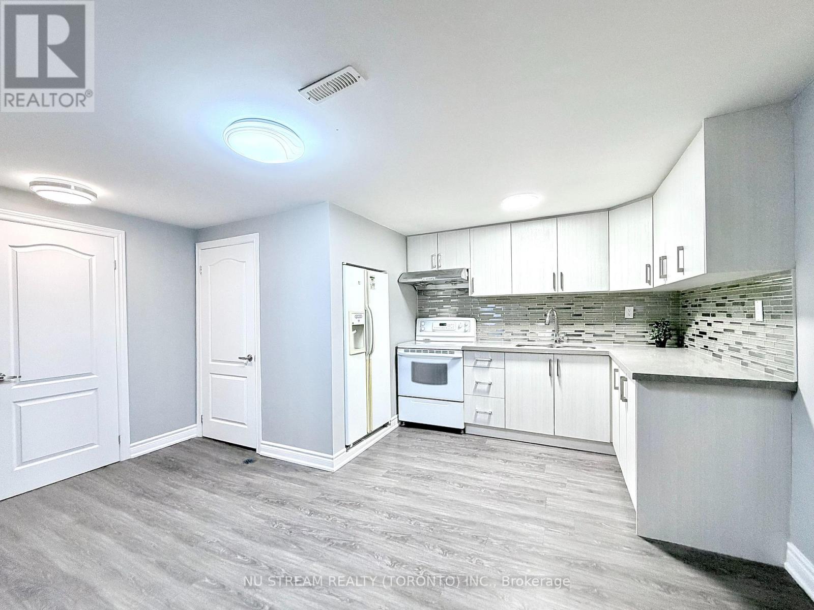 For sale: 3 MOSEDALE CRESCENT, Toronto (Don Valley Village), Ontario ...