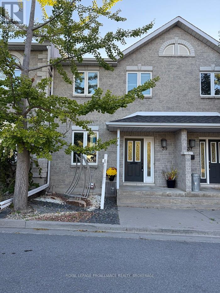 39 MOWAT AVENUE, Kingston (Central City West), Ontario K7M8Y8