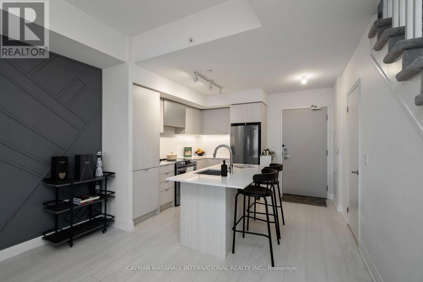 Row / Townhouse for Sale in 108 - 30 GIBBS ROAD|Toronto (Islington-City Centre West), Ontario M9B0E4 4