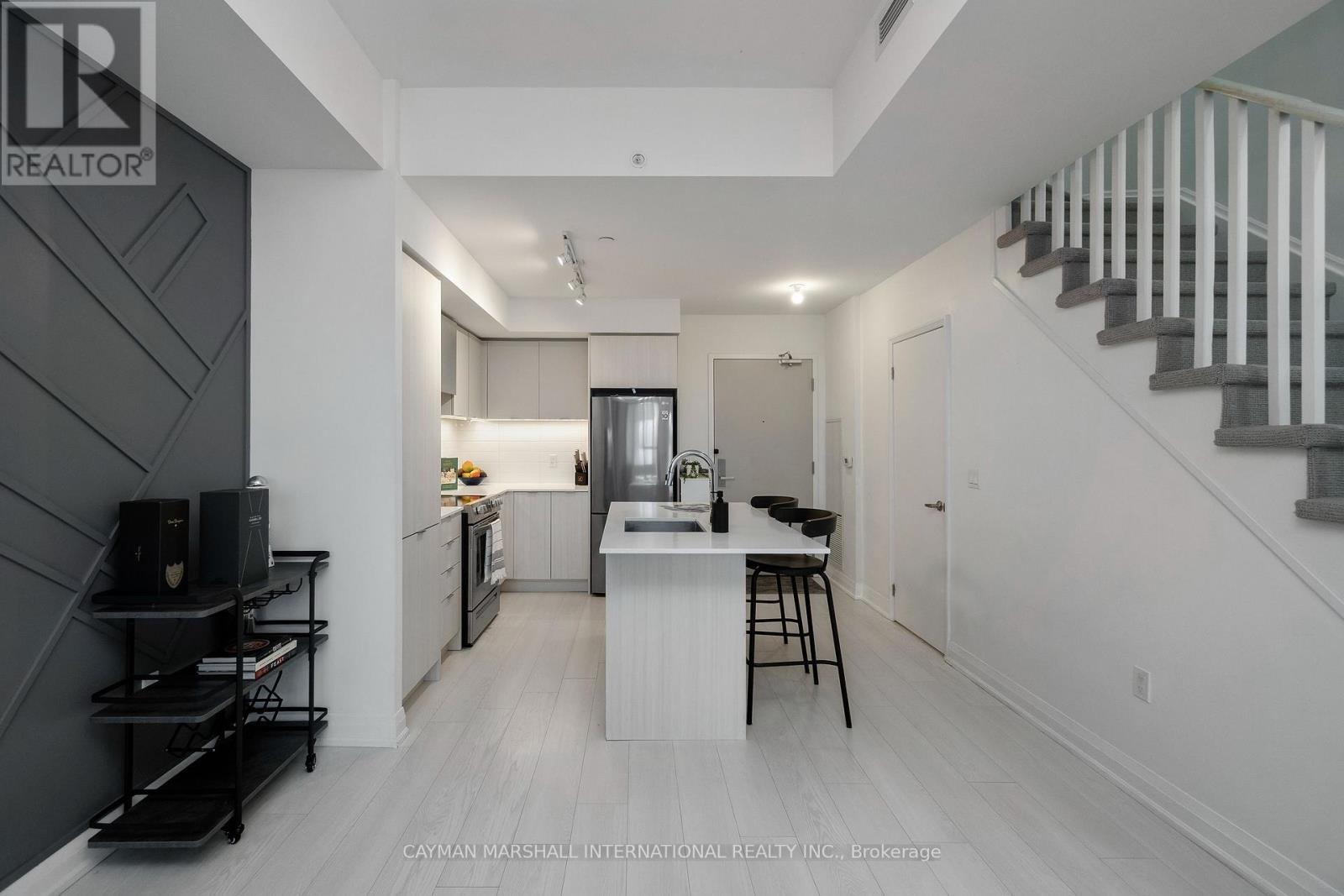 Row / Townhouse for Sale in 108 - 30 GIBBS ROAD|Toronto (Islington-City Centre West), Ontario M9B0E4 5