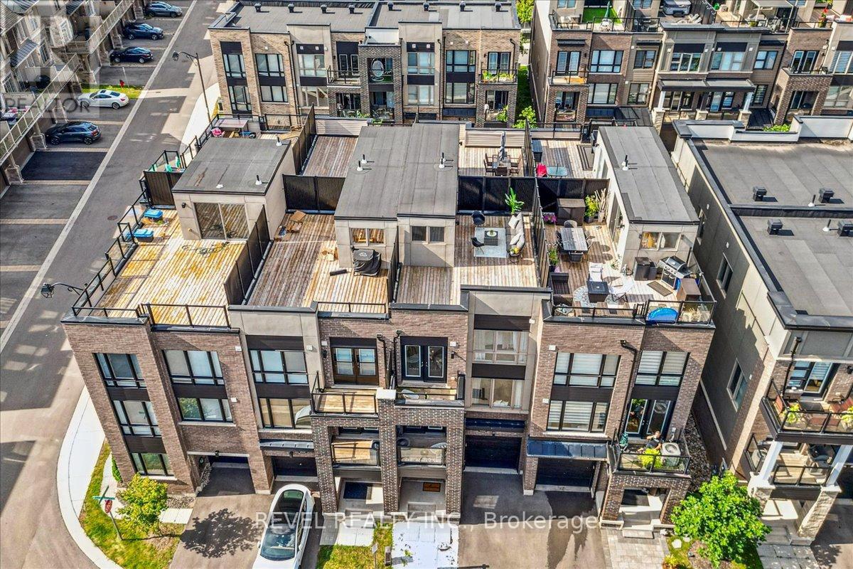 Row / Townhouse for Sale in 3038 BLACKTUSK COMMON|Oakville (JM Joshua Meadows), Ontario L6H7E3