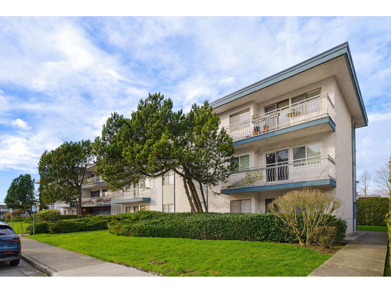 For sale: 325 17707 57A AVENUE, Surrey, British Columbia V3S1J2