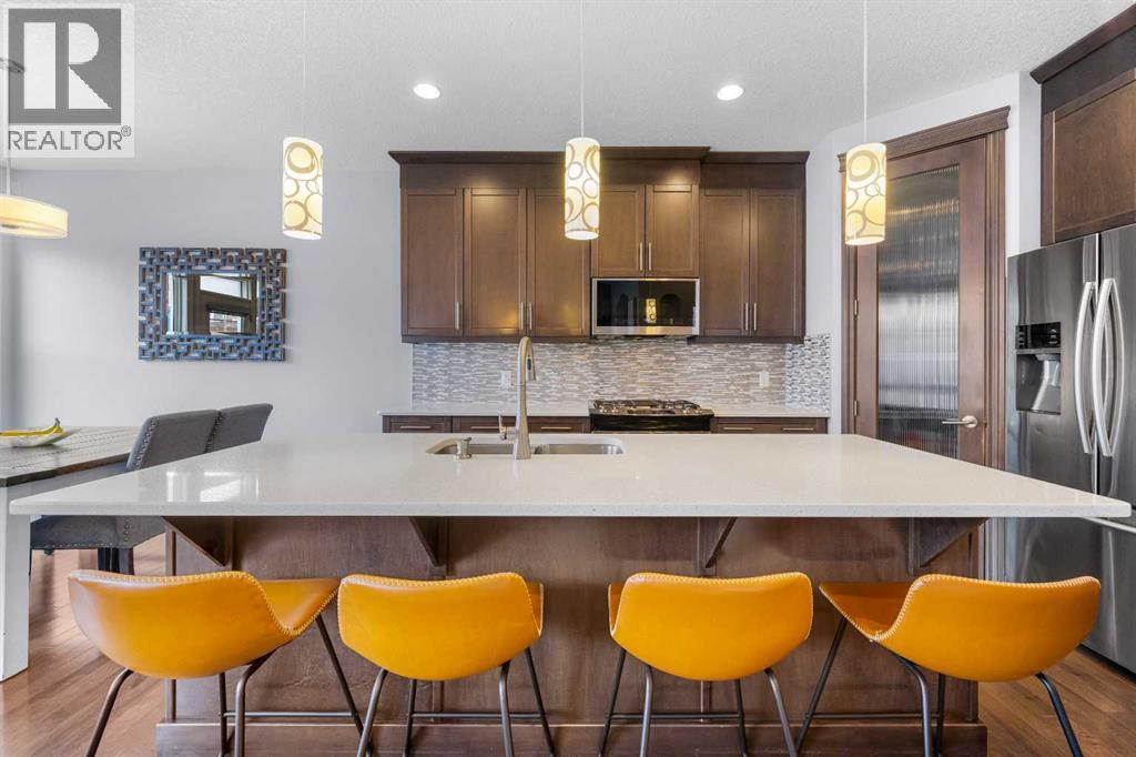 House for Sale in 15 Sherwood Square NW|Calgary, Alberta T3R0N7