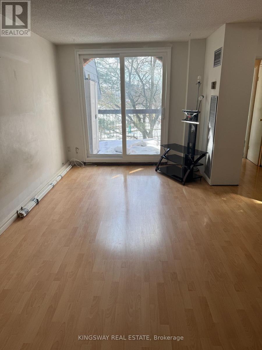 Row / Townhouse for Sale in 347 - 1395 WILLIAMSPORT DRIVE|Mississauga (Applewood), Ontario L4X2T4 3