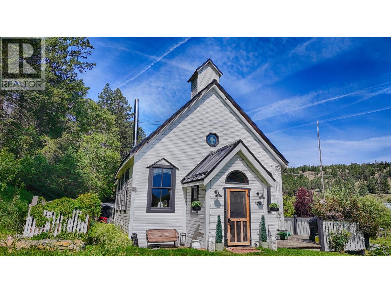 For sale: 9211 WEST Avenue, Wilmer, British Columbia V0A1K5 - 10377148 ...