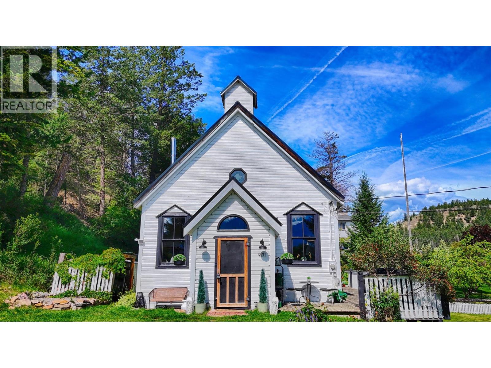 For sale: 9211 WEST Avenue, Wilmer, British Columbia V0A1K5 - 10377148 ...