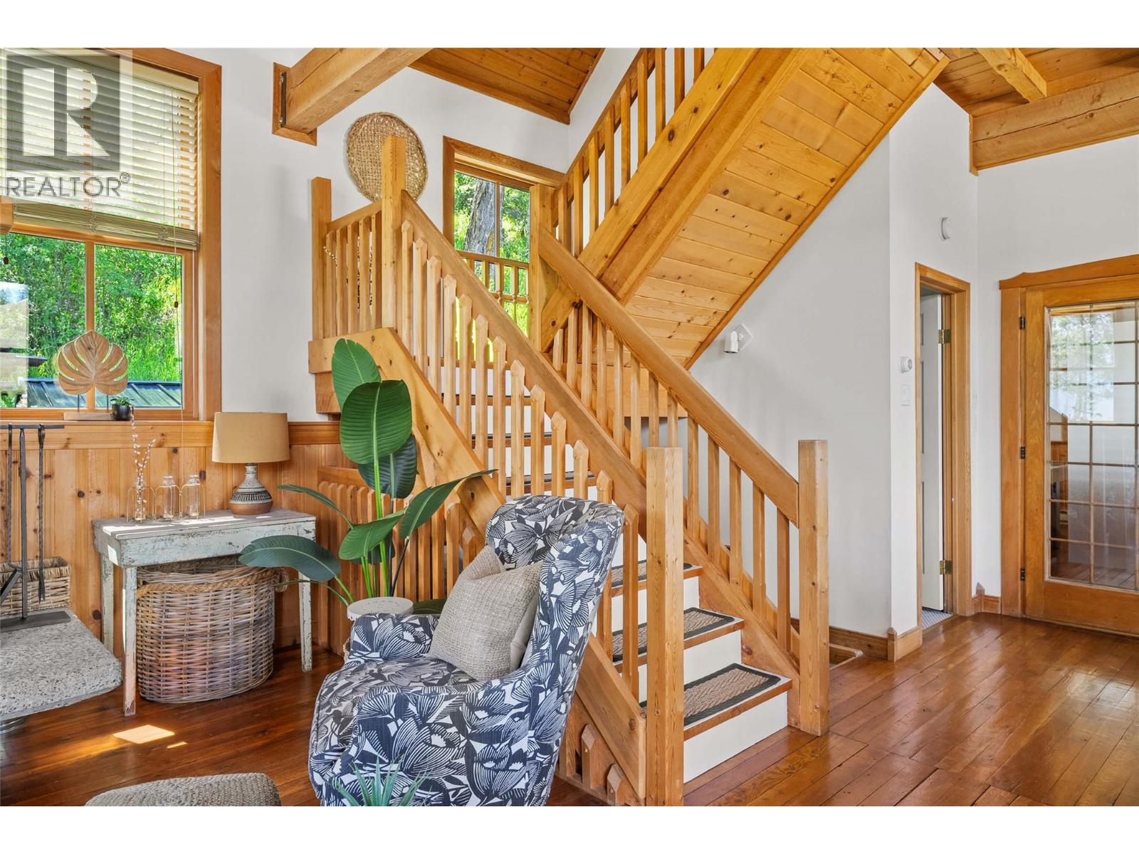 For sale: 9211 WEST Avenue, Wilmer, British Columbia V0A1K5 - 10377148 ...
