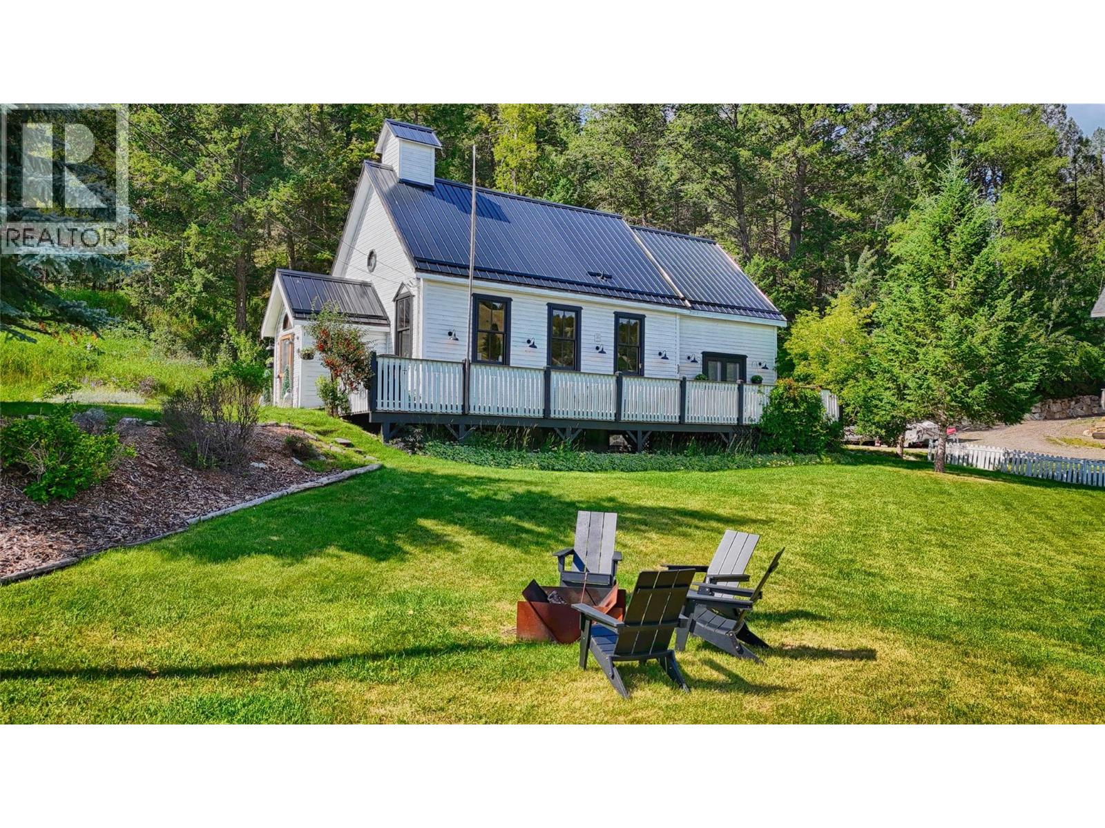 For sale: 9211 WEST Avenue, Wilmer, British Columbia V0A1K5 - 10377148 ...