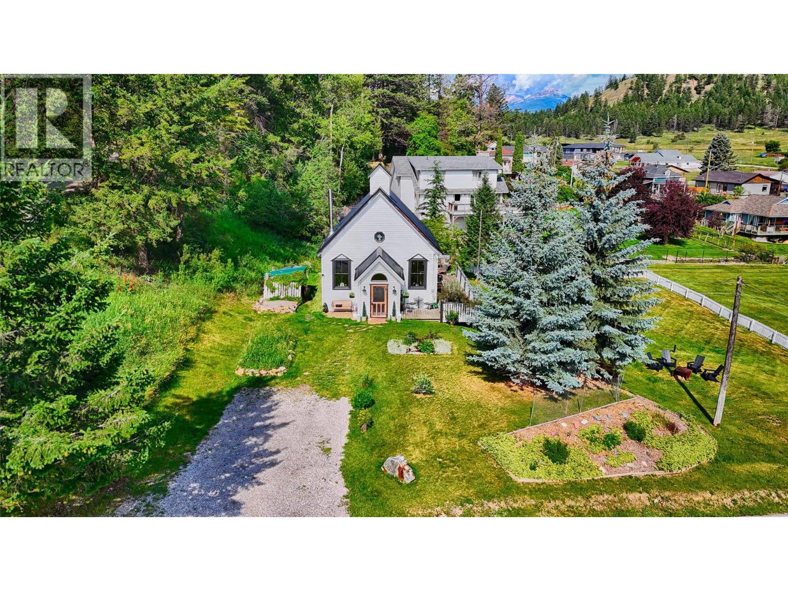For sale: 9211 WEST Avenue, Wilmer, British Columbia V0A1K5 - 10377148 ...