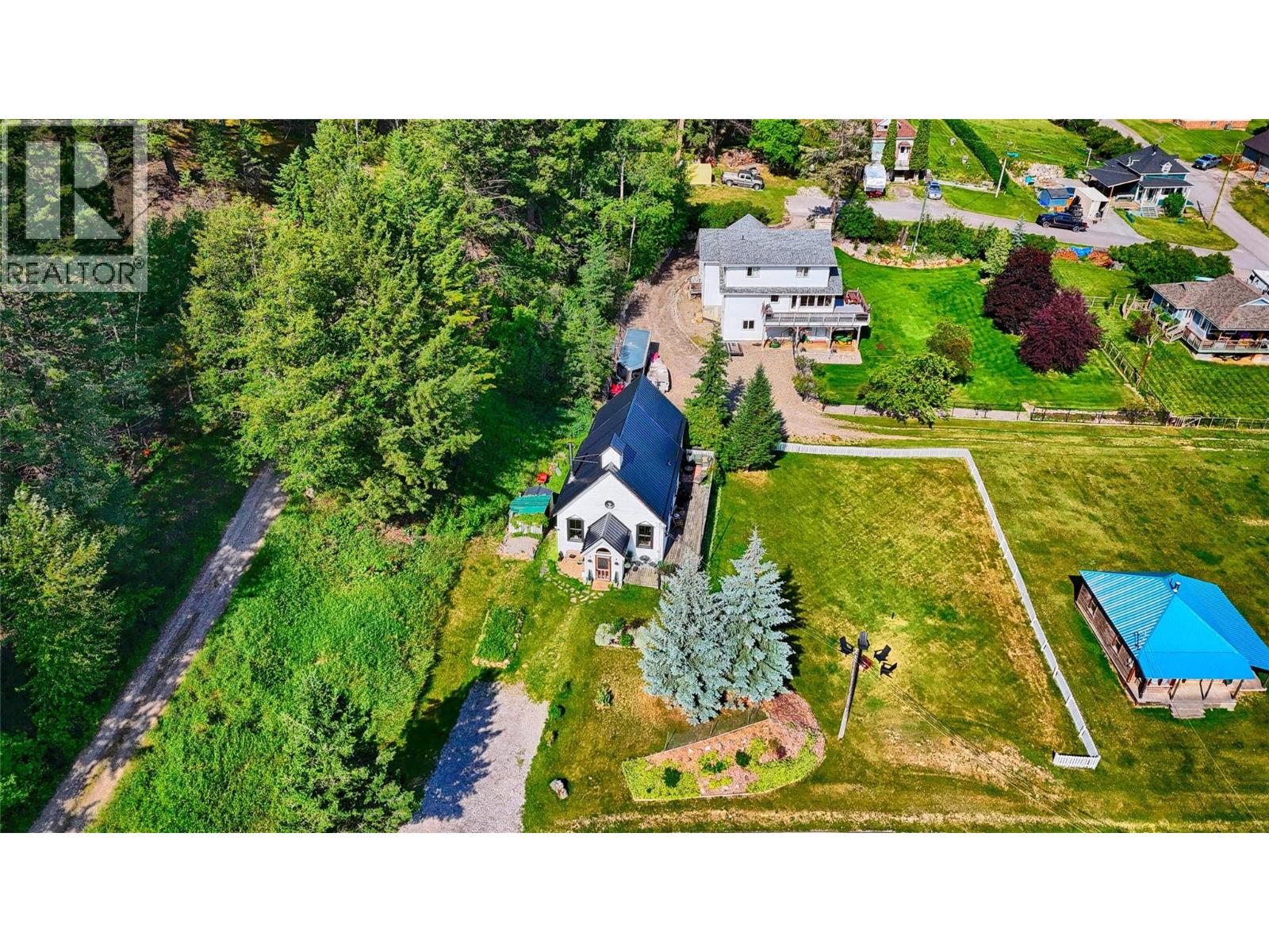 For sale: 9211 WEST Avenue, Wilmer, British Columbia V0A1K5 - 10377148 ...