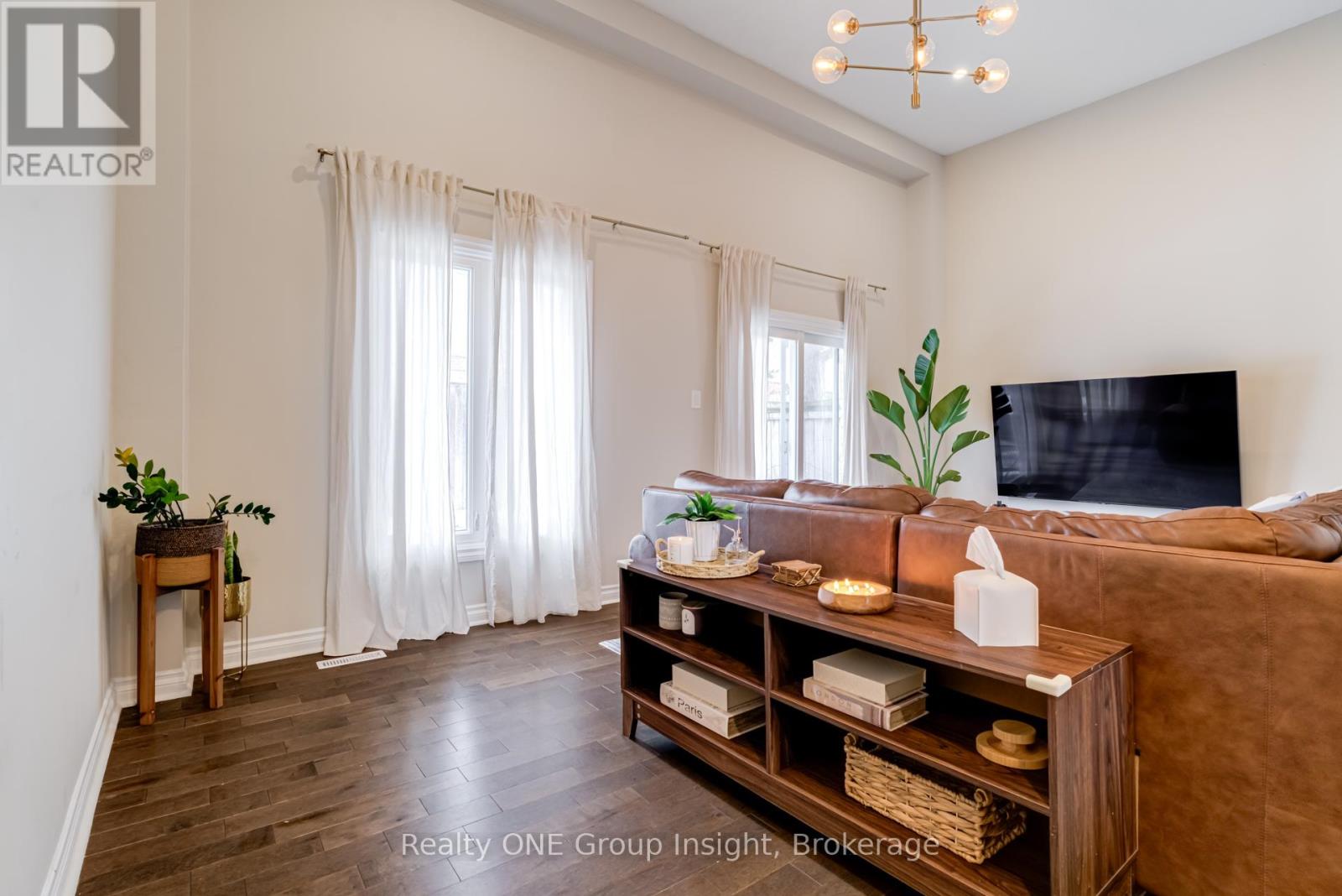 Row / Townhouse for Sale in 42 - 2766 FOLKWAY DRIVE|Mississauga (Erin Mills), Ontario L5L3M3 5