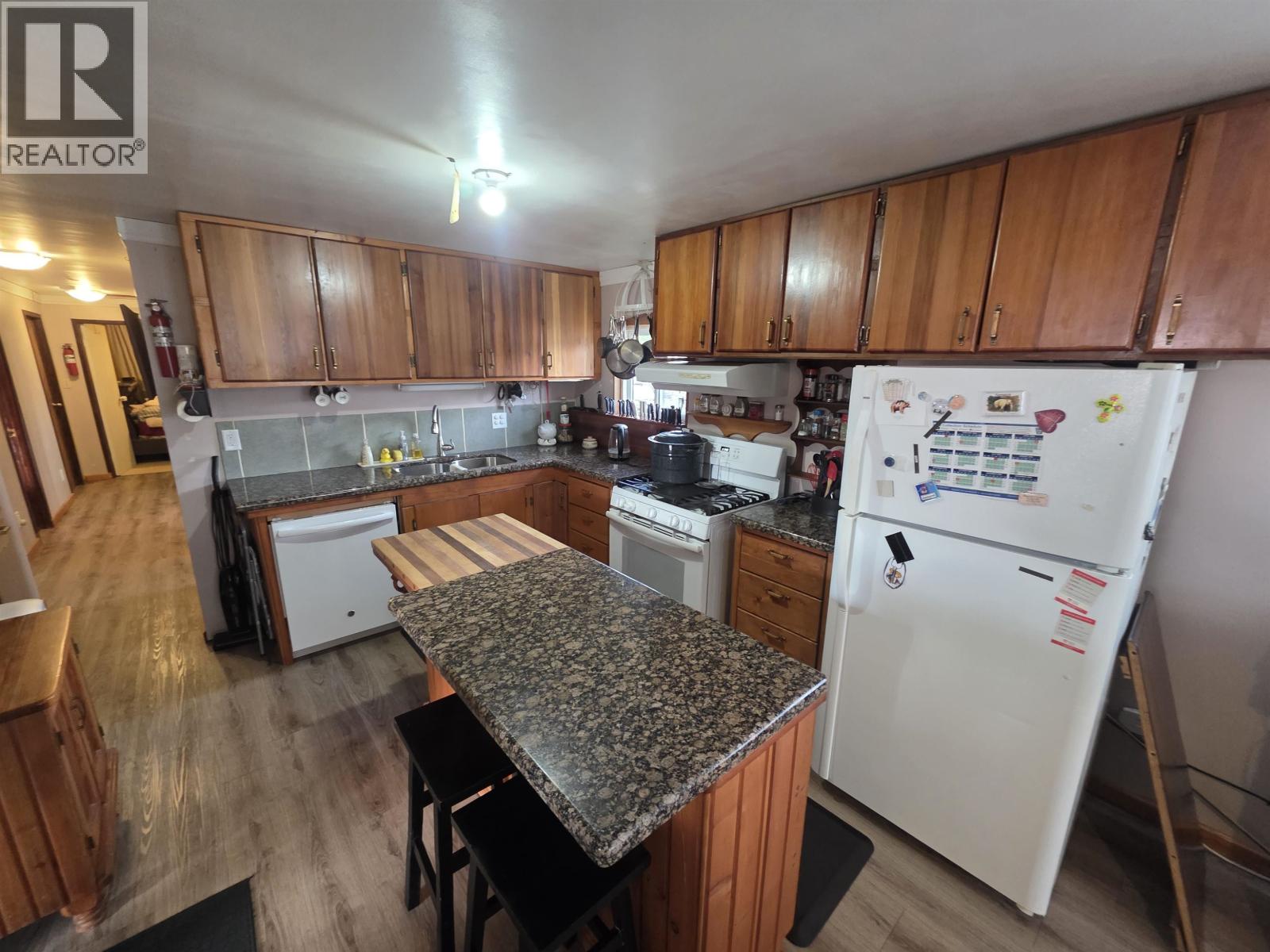 For sale: 3987 WALKER STREET, Terrace, British Columbia V8G3L6 ...