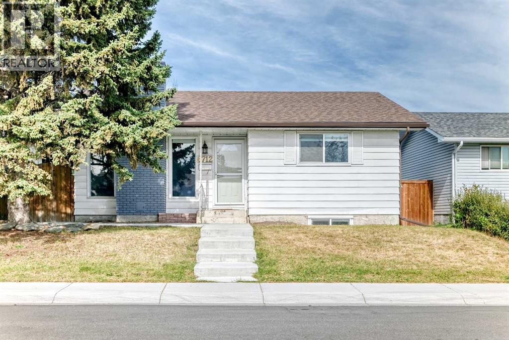 House for Sale in 6712 23 Avenue NE|Calgary, Alberta T1Y1V4