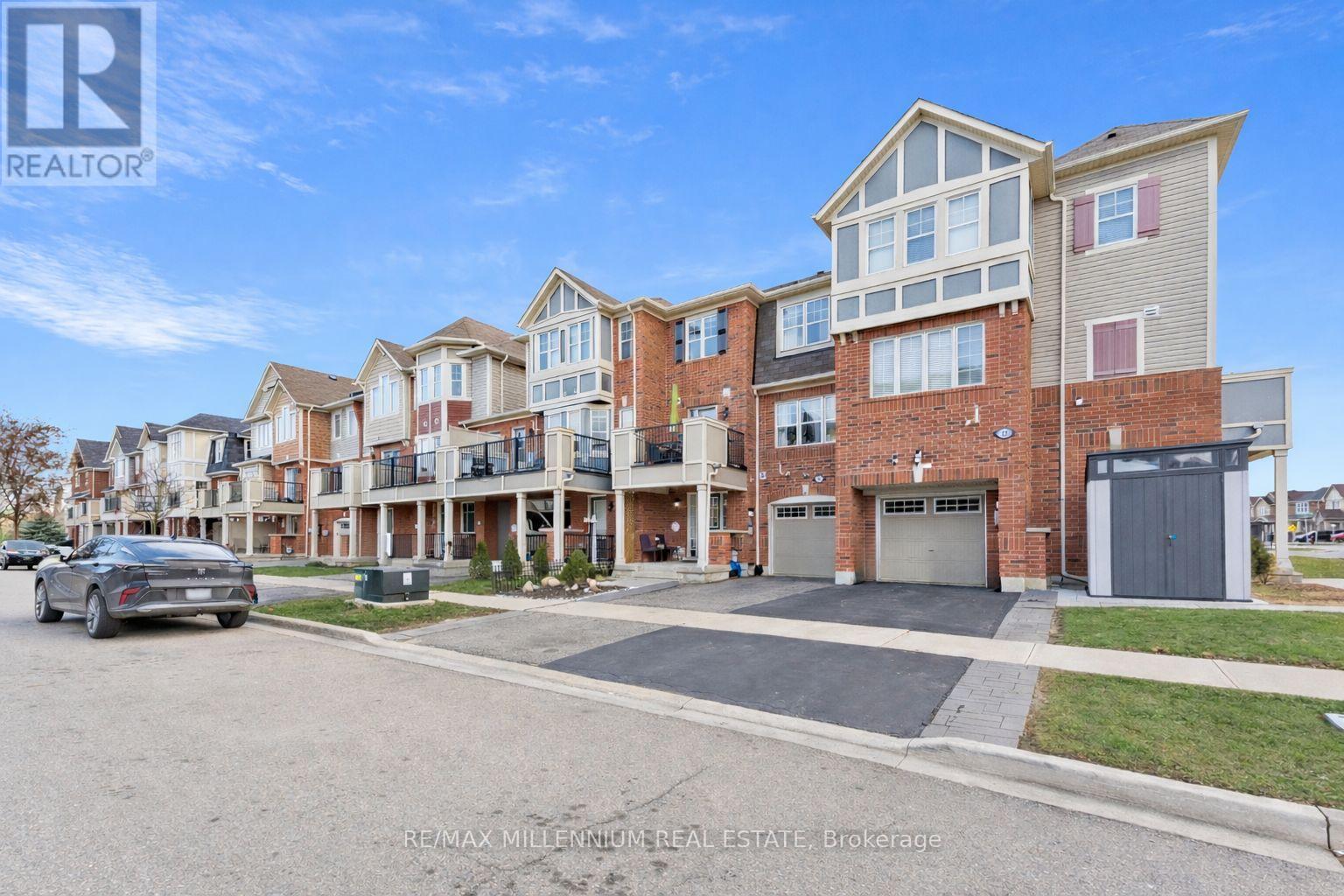 Row / Townhouse for Sale in 53 COLONEL FRANK CHING CRESCENT N|Brampton (Fletcher's West), Ontario L6Y5W5 2