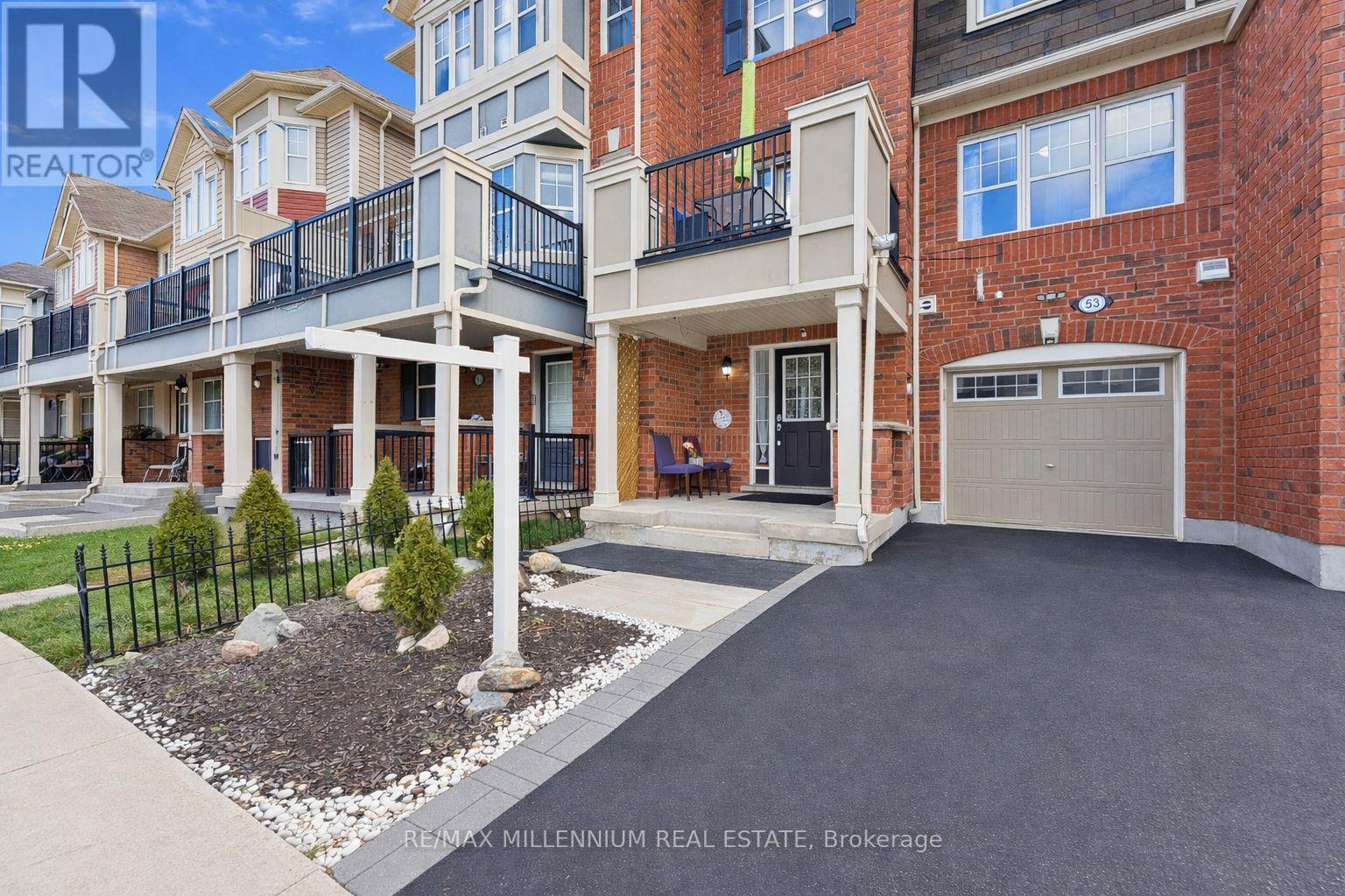 Row / Townhouse for Sale in 53 COLONEL FRANK CHING CRESCENT N|Brampton (Fletcher's West), Ontario L6Y5W5 3