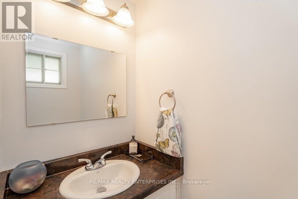 Row / Townhouse for Sale in 58 - 830 STAINTON DRIVE|Mississauga (Erindale), Ontario L5C2Z3 4
