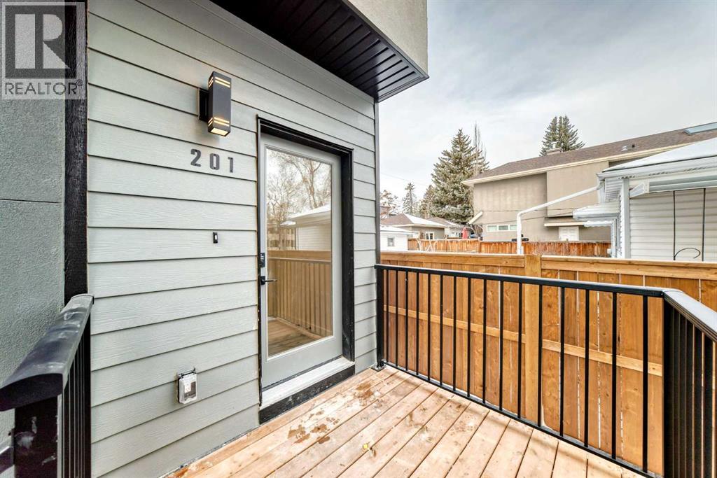 Row / Townhouse for Sale in 201, 1729 31 Street SW|Calgary, Alberta T3C1N2 3