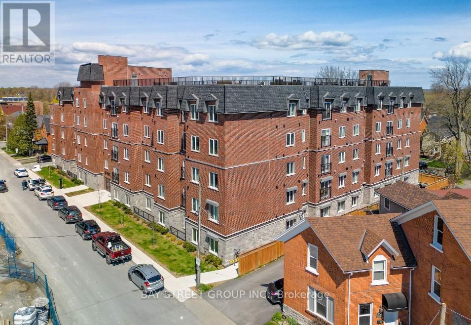 213 - 501 FRONTENAC STREET, Kingston (East of Sir John A. Blvd), Ontario K7K4L9