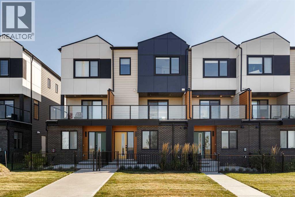 Row / Townhouse for Sale in 409, 8535 19 Avenue SE|Calgary, Alberta T2A7W8