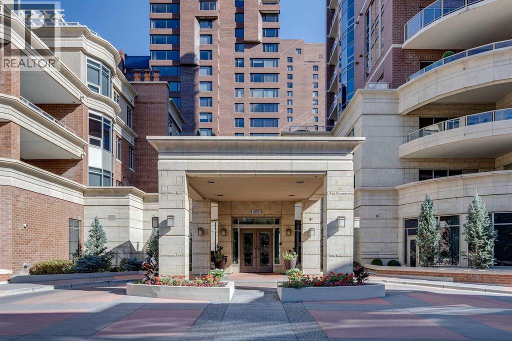 Apartment for Sale in 702, 600 Princeton Way SW|Calgary, Alberta T2P5N4