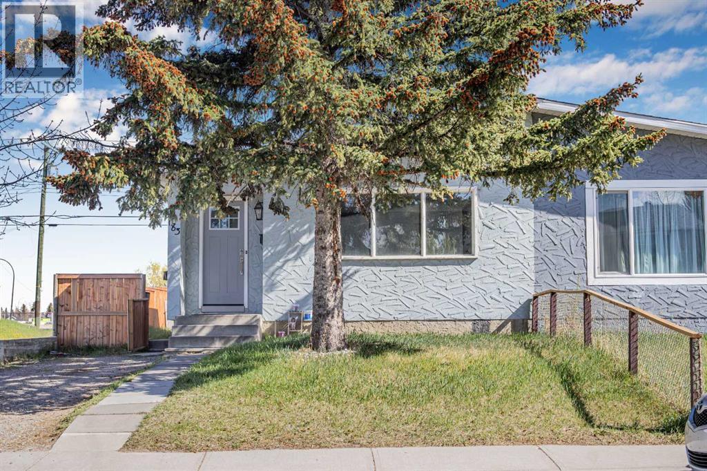 Duplex for Sale in 183 Penbrooke Close SE|Calgary, Alberta T2A3N9